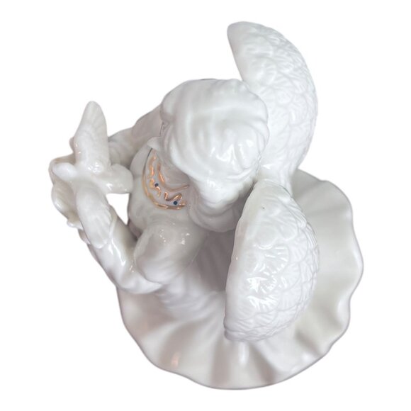 Vintage Porcelain Angel Holding Dove Statue Figurine 7" White Gold Accents - Picture 5 of 6
